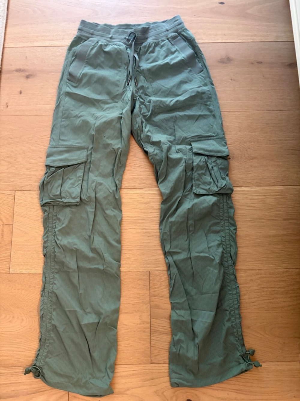 Lululemon Olive Green Ripstop Cargo Jogger Pants Adjustable Hem Women’s Size
